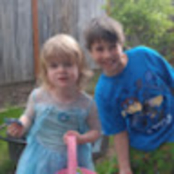 Meet your Posher, Laura - Picture 1 of 1